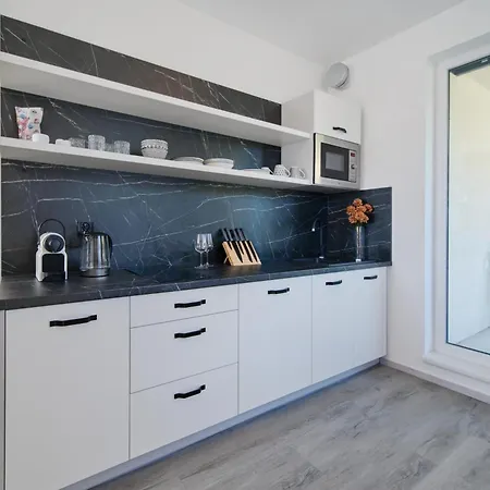 Citrine Apartment *