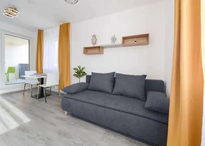 Citrine Apartment *