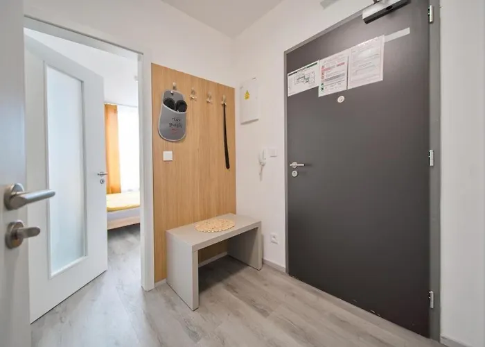 Citrine Apartment *